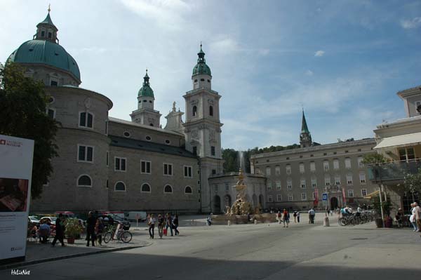 Salzburg_16_ Residenzplatz